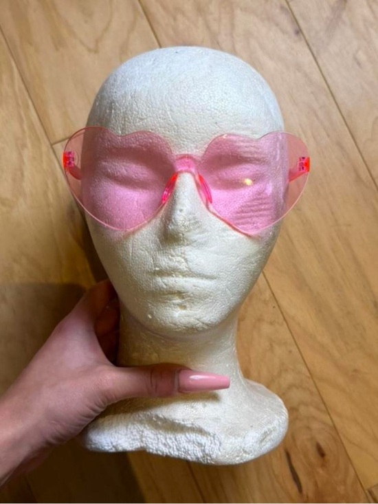 Accessories - Heart-Shaped Pink Sunglasses for Women - Fashion Accessory
